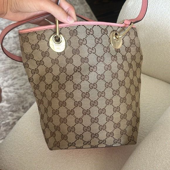 Gucci - Picture 3 of 7